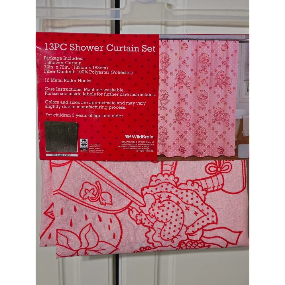 World‎ of Strawberry Shortcake Shower Curtain Set 72x72 Includes Hooks NWT